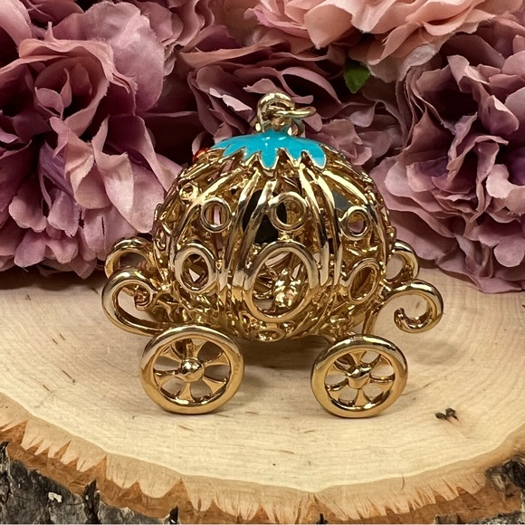 Cinderella’s Royal Blue and Gold Crystal Carriage Keychain Charm - Picture 10 of 15